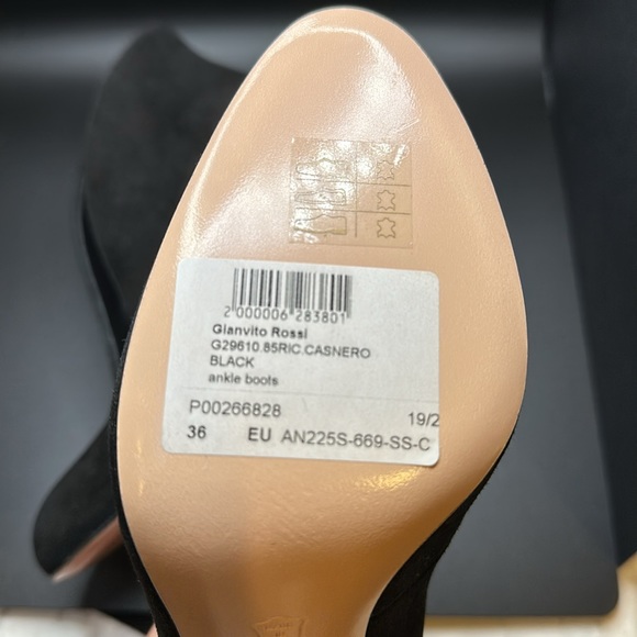 Gianvito Rossi Suede Heeled Ankle Boot Size 36 NWOB - Picture 7 of 7